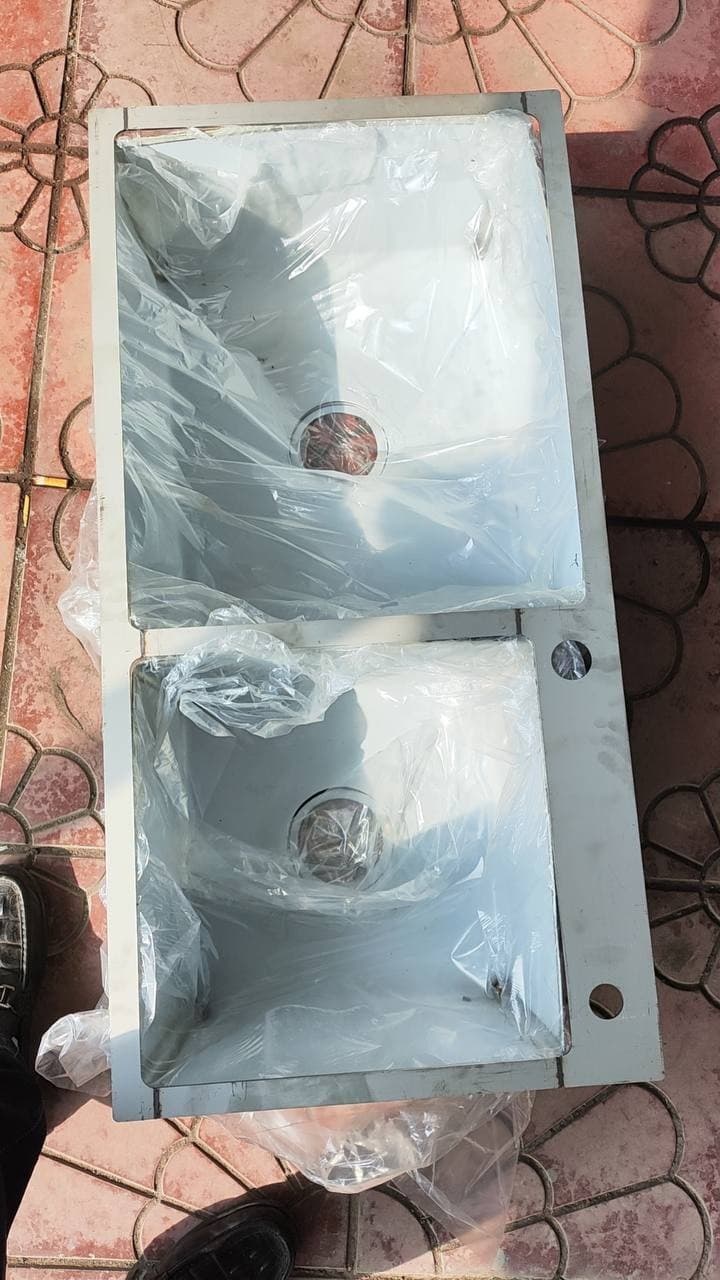 Custom double-bowl stainless steel sink